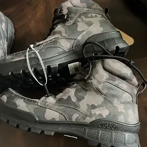 ECCO MEN\'S TRACK 25 CAMO GORE-TEX SHOE IN TITANIUM. Ecco | Shoes | Ecco Mens Track 25 Camo Goretex Shoe In  main image 4